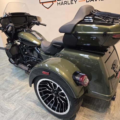 2026 Harley-Davidson® Street Glide 3 Limited Olive Steel Metallic / Vivid Black Black Trim FLHLT thumb 0