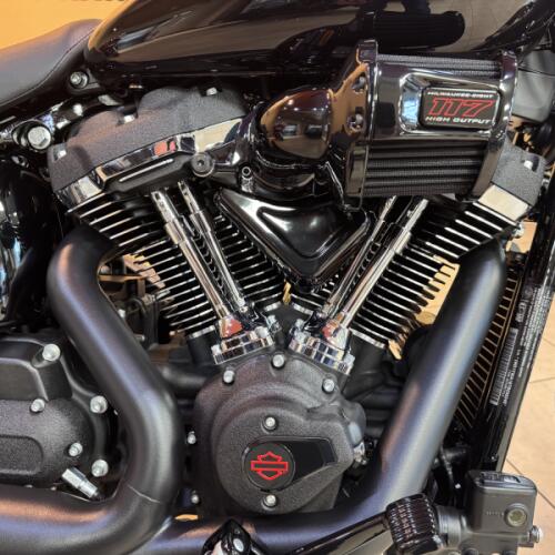 2026 Harley-Davidson® Low Rider® S Vivid Black Black Trim thumb 2