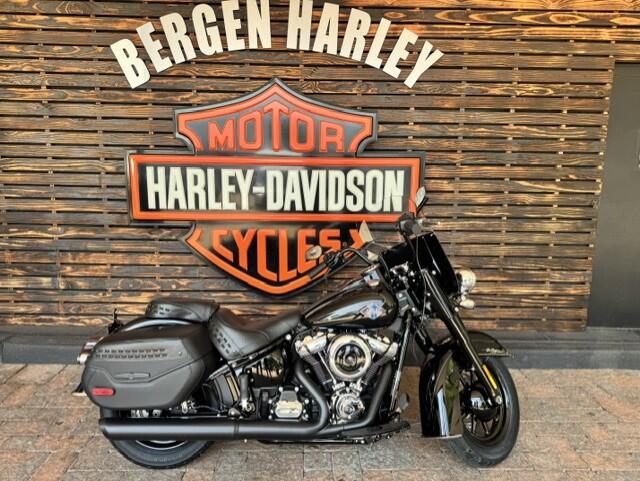 2026 Harley-Davidson® Heritage Classic FLHC