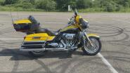2012 Harley-Davidson® CVO™ Ultra Classic® Electra Glide® FLHTCUSE