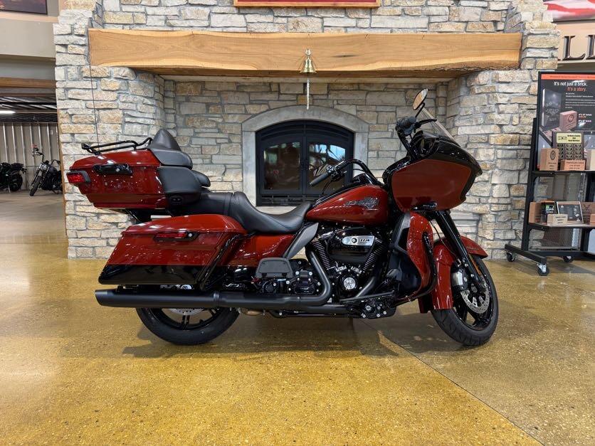 Harley-Davidson® Road Glide™ Limited 2024 FLTRK RED ROCK/VIVID