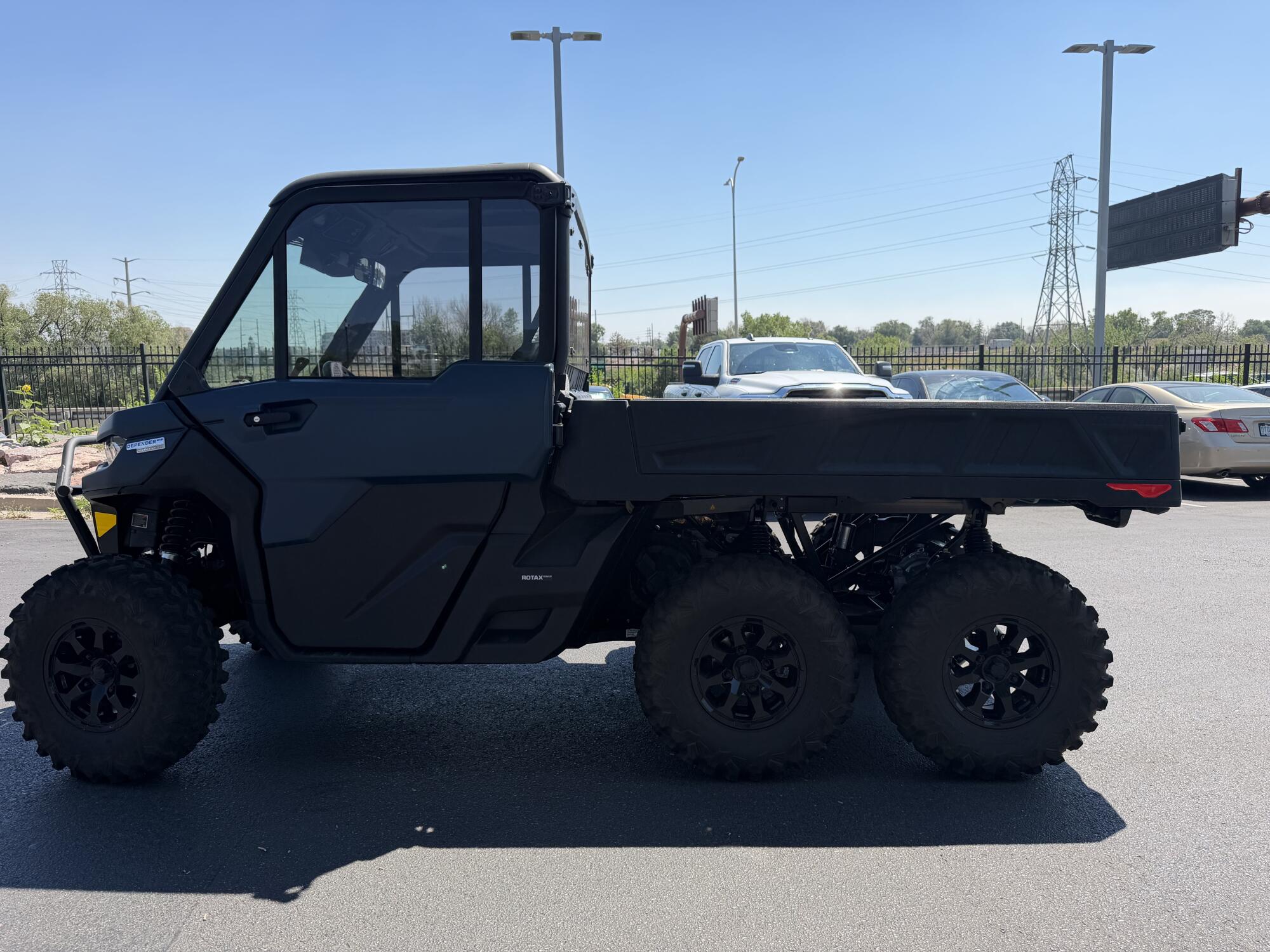 USED 2026 Can-Am Defender 6X6 Limited, photo 9
