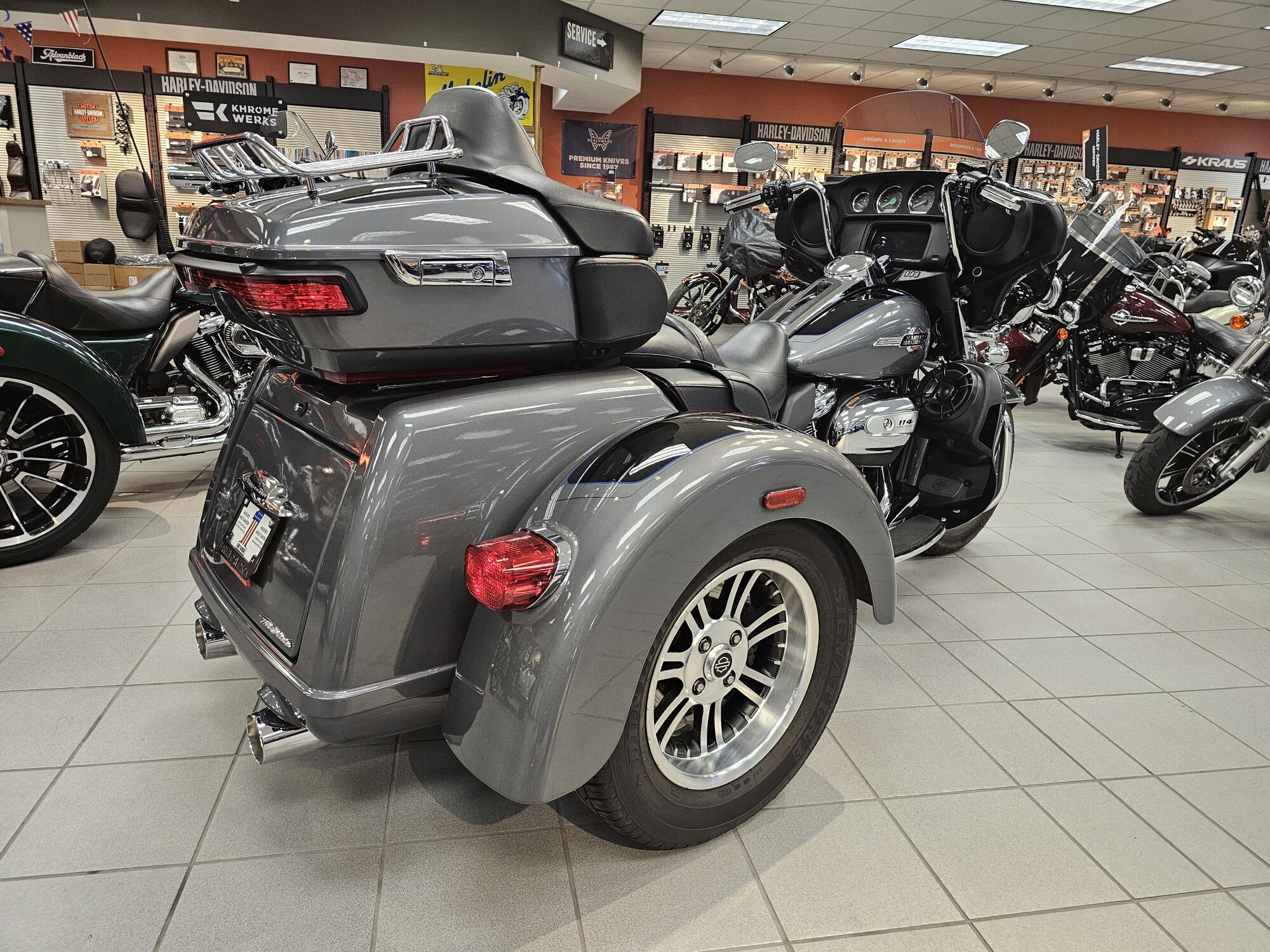 FLHTCUTG 2022 Tri Glide® Ultra, photo 8