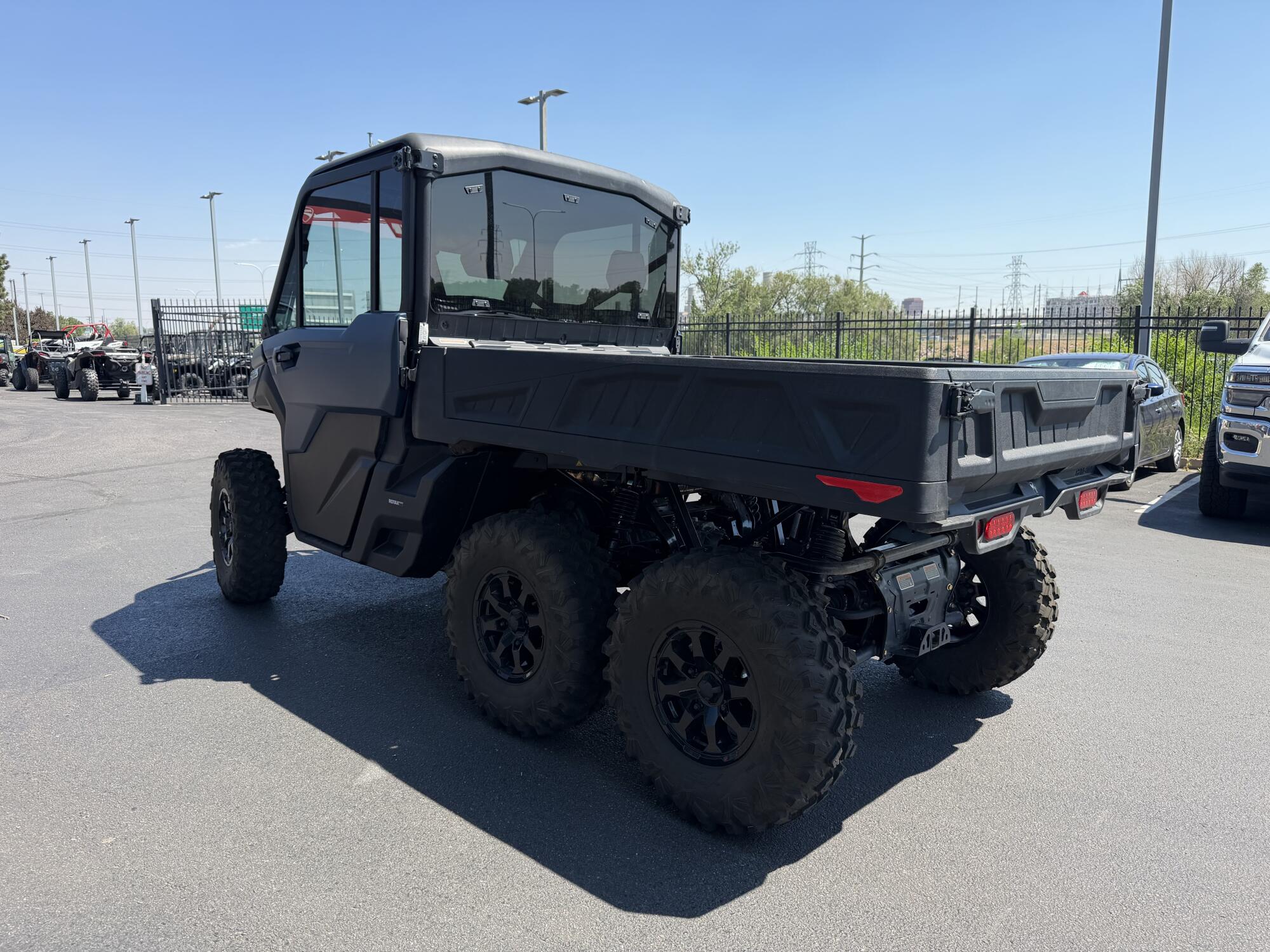USED 2026 Can-Am Defender 6X6 Limited, photo 8