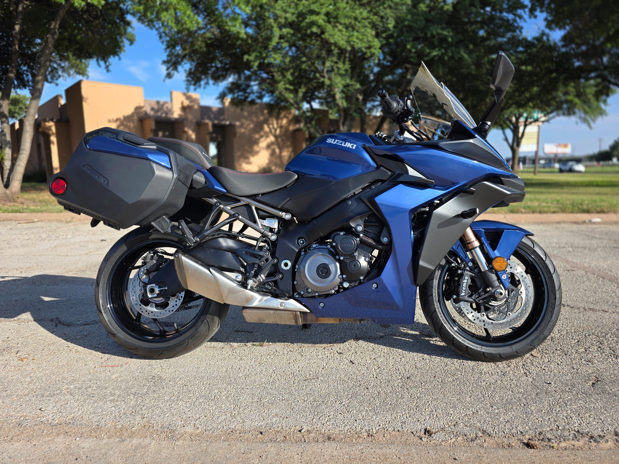 2023 Suzuki GSX-S1000GT