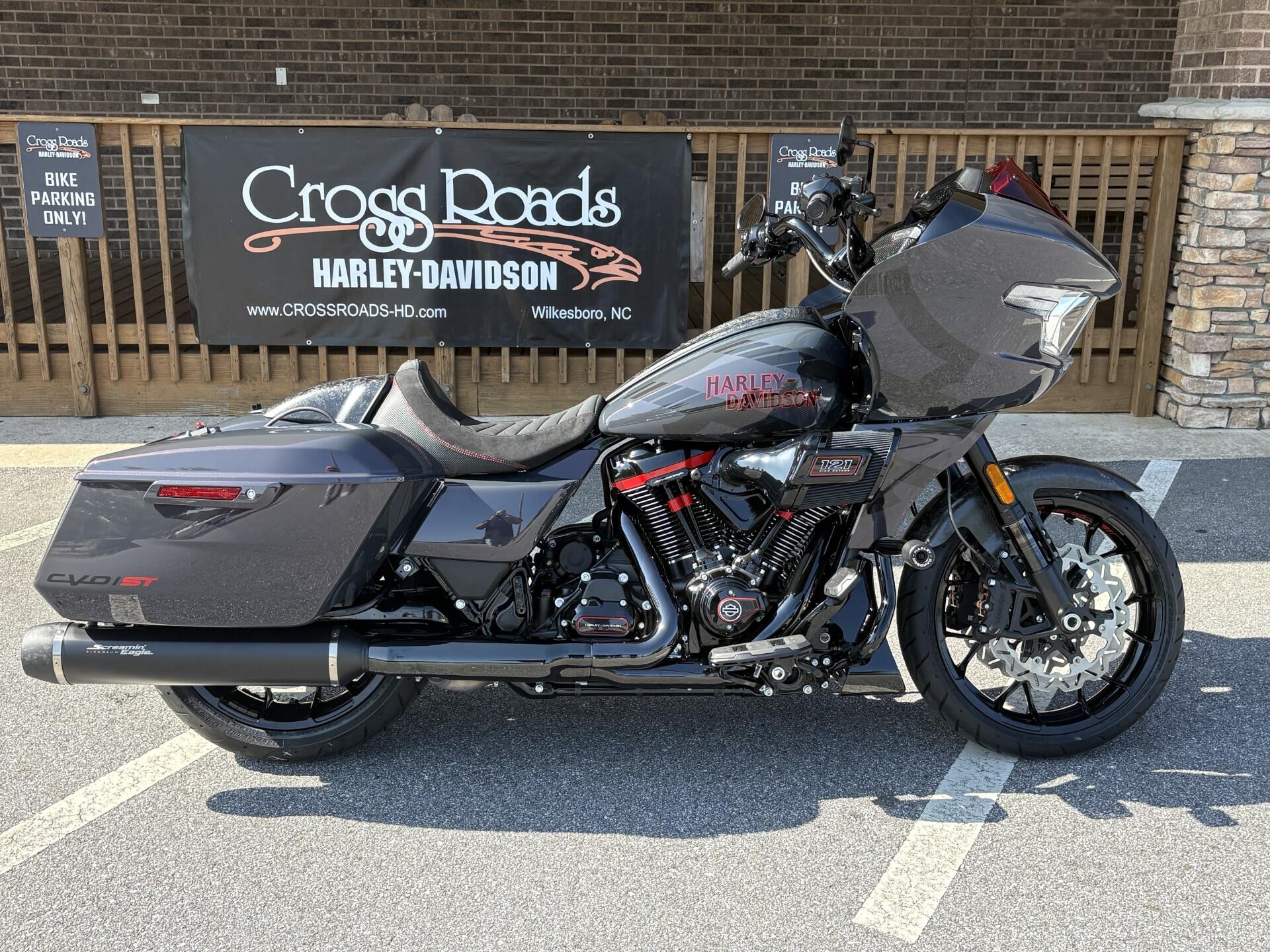 2026 CVO Road Glide ST Inferno Gray