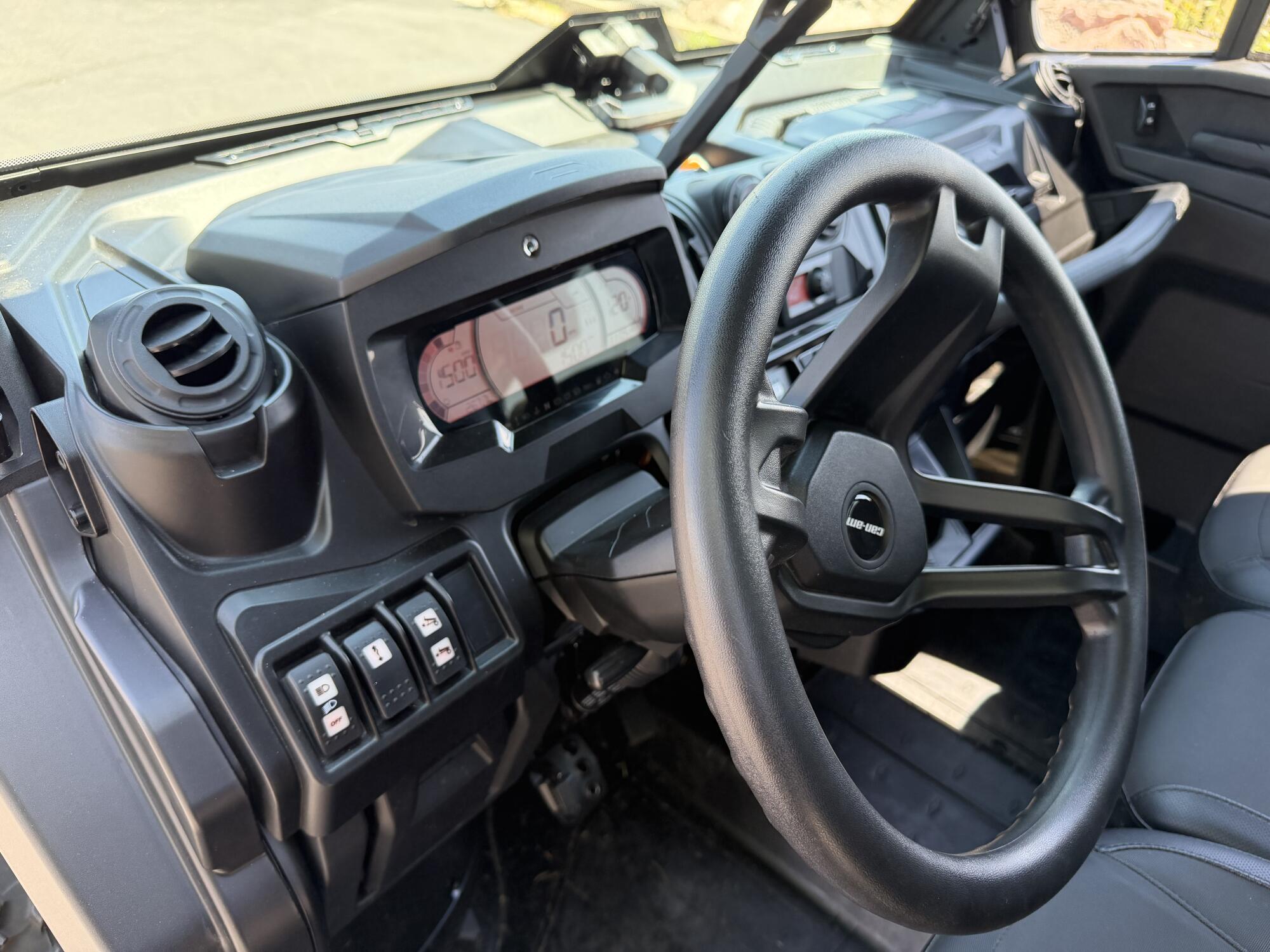 USED 2026 Can-Am Defender 6X6 Limited, photo 10