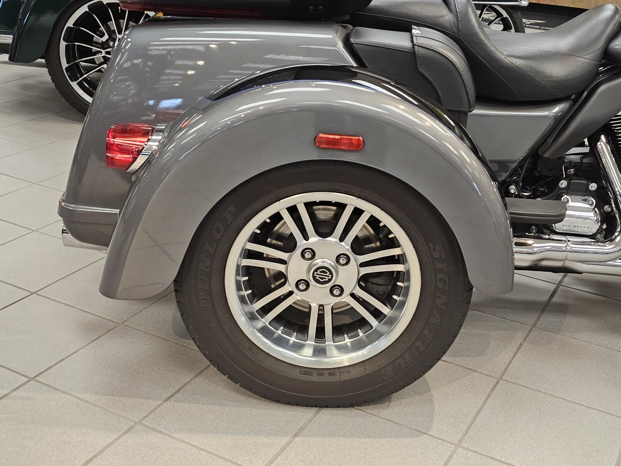 FLHTCUTG 2022 Tri Glide® Ultra, photo 12