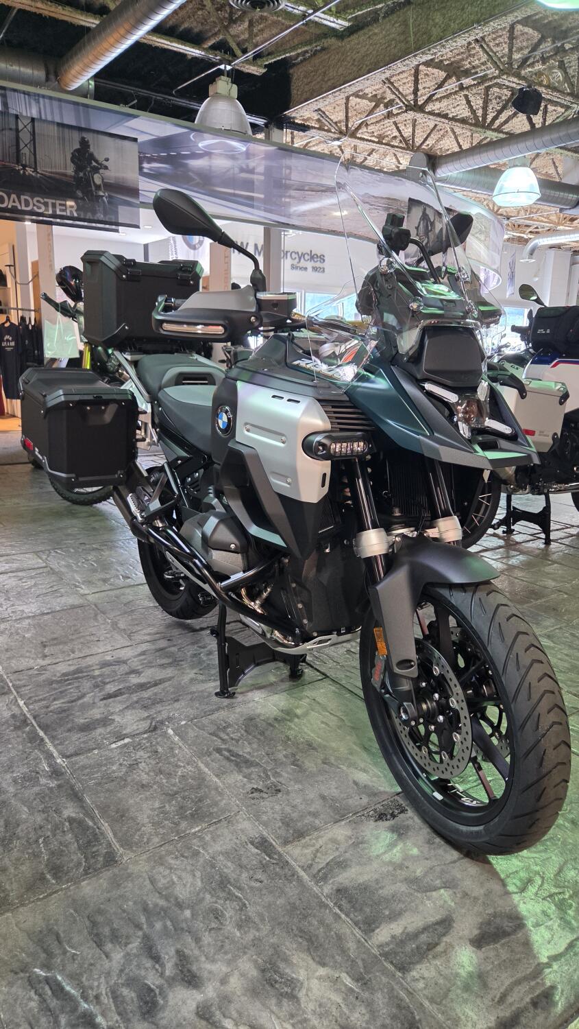 2026 BMW Motorrad R 1300 GS Adventure | $2,500 Cash Rebate, photo 3