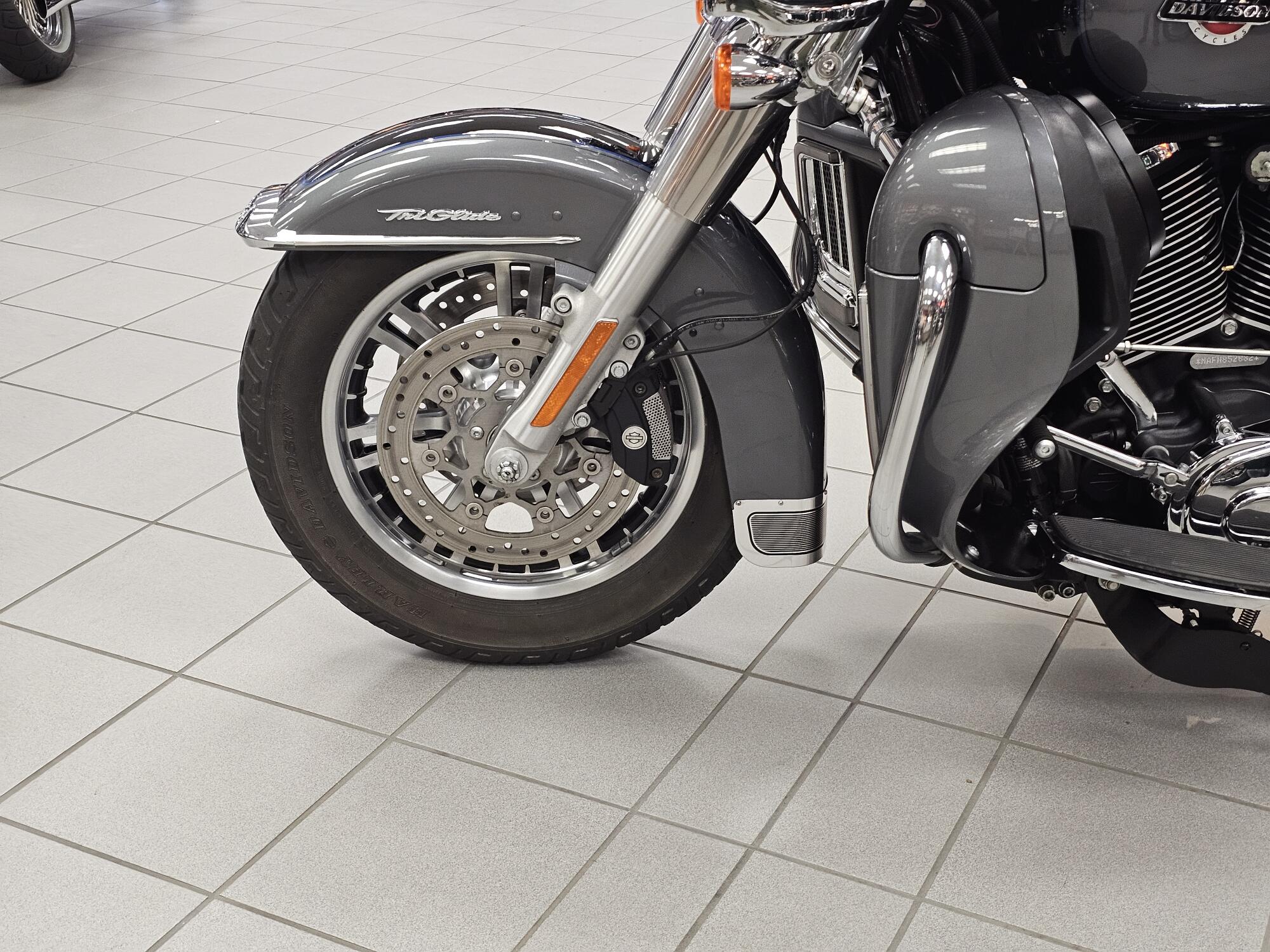 FLHTCUTG 2022 Tri Glide® Ultra, photo 14