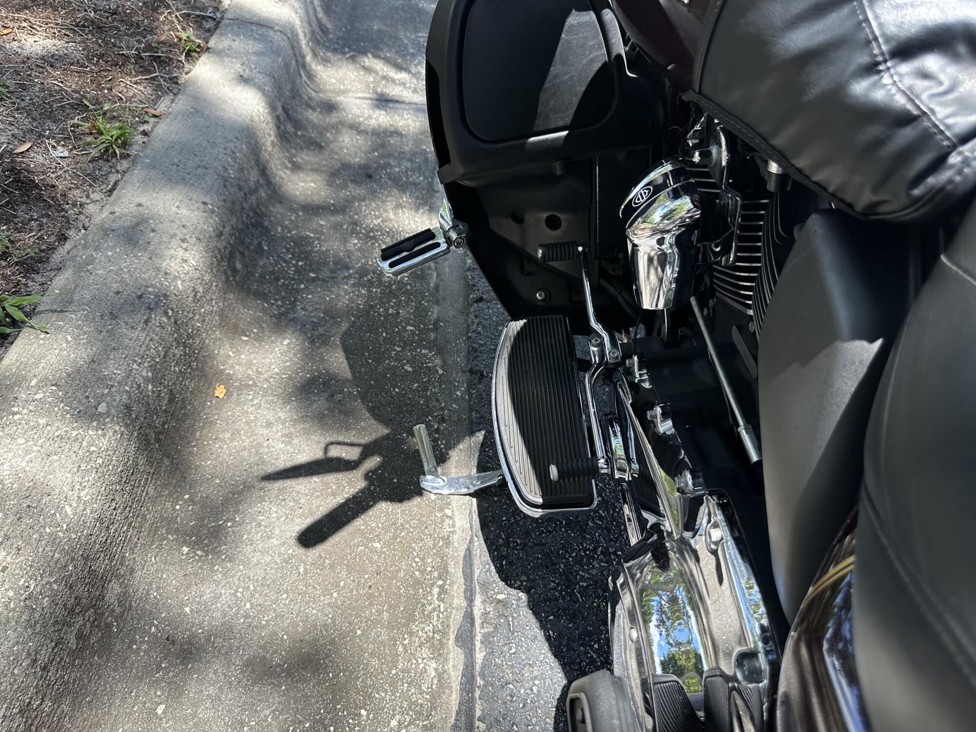 2021 Harley-Davidson® Road Glide® Limited Midnight Crimson, photo 10