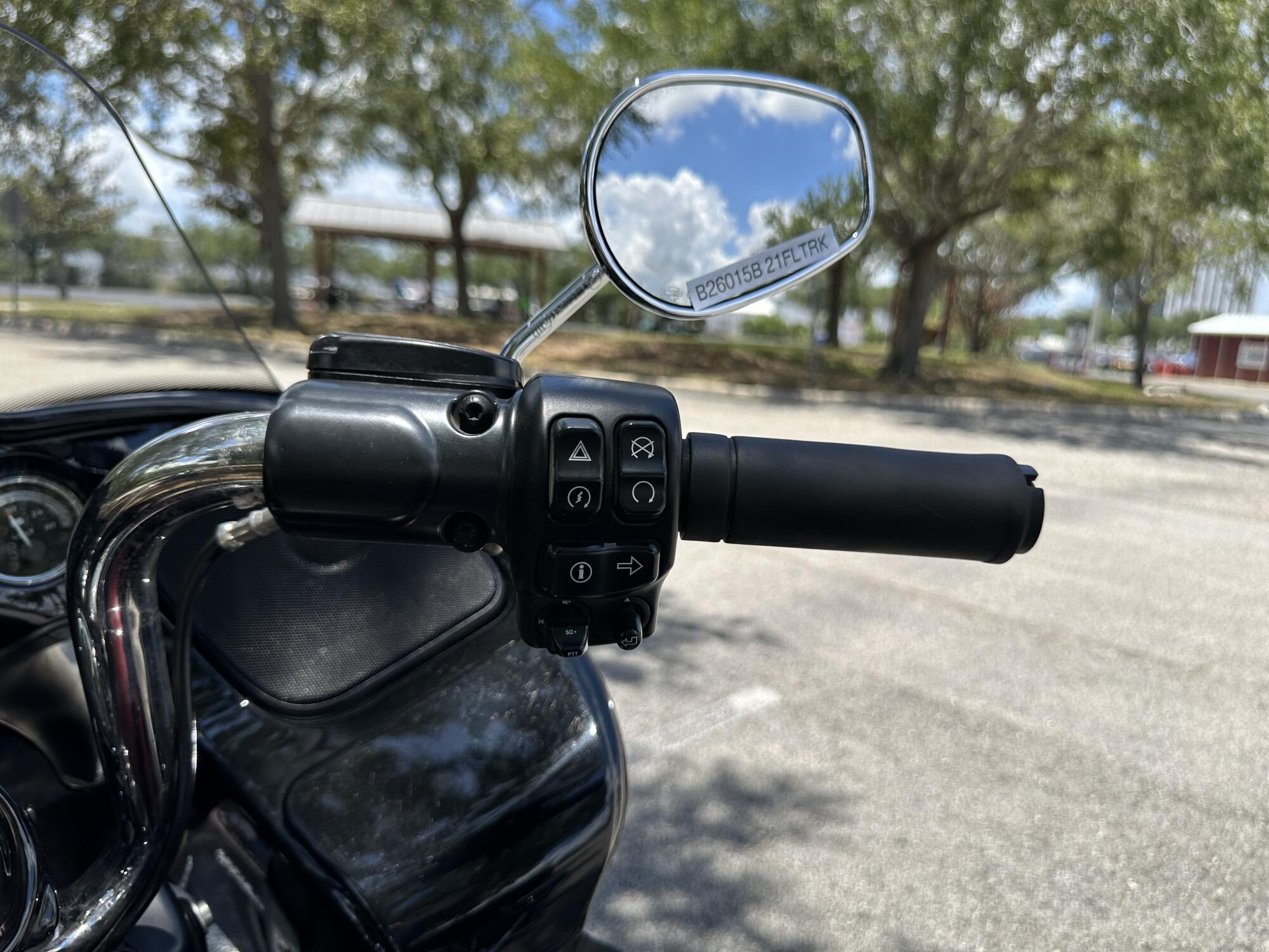 2021 Harley-Davidson® Road Glide® Limited Midnight Crimson, photo 11