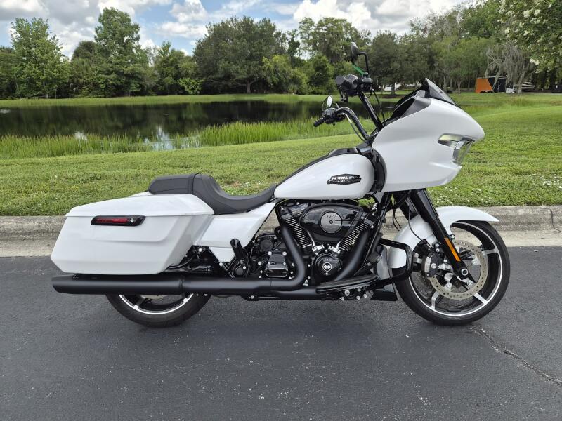 FLTRX 2025 Road Glide™
