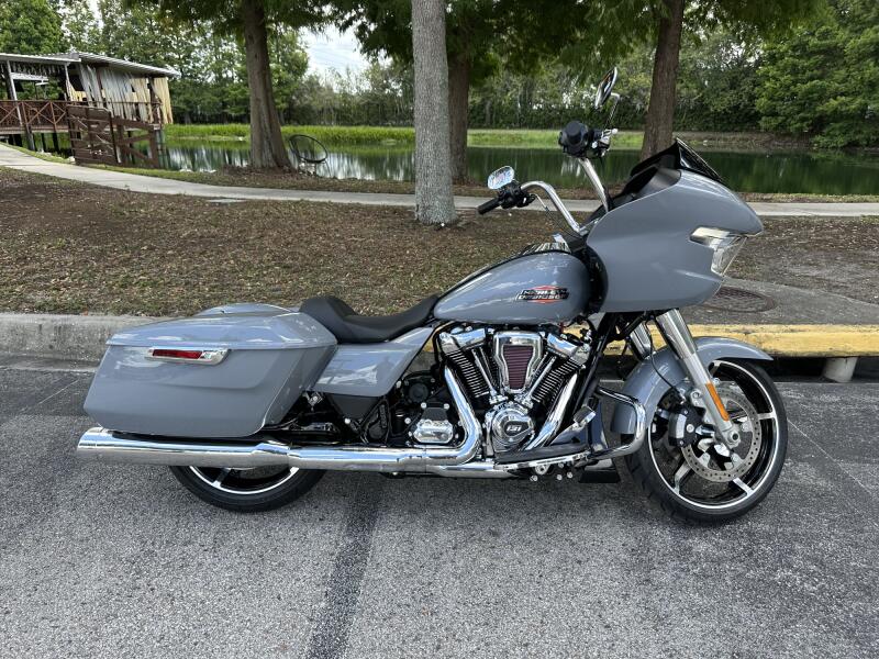 2026 Harley-Davidson® Road Glide® Dark Billiard Gray Chrome Trim