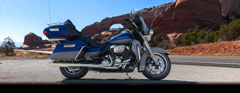 2017 Harley-Davidson® Ultra Limited Two-Tone Superior Blue/Billet Silver