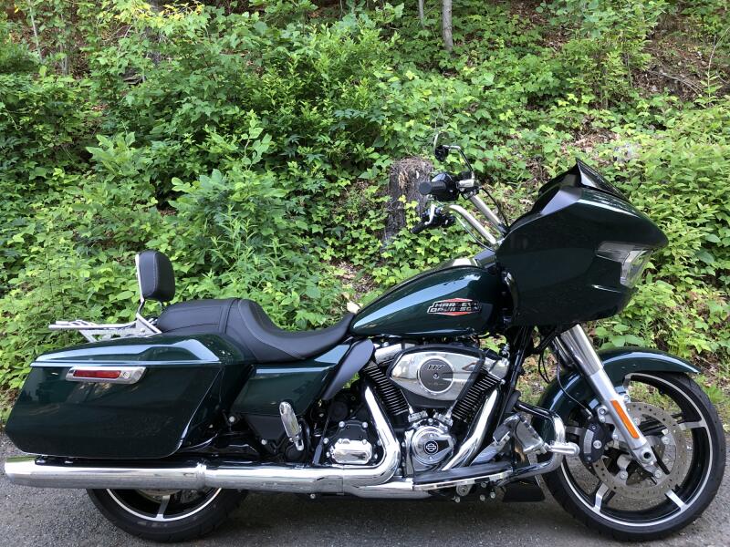 2024 Harley-Davidson® Road Glide™ Alpine Green
