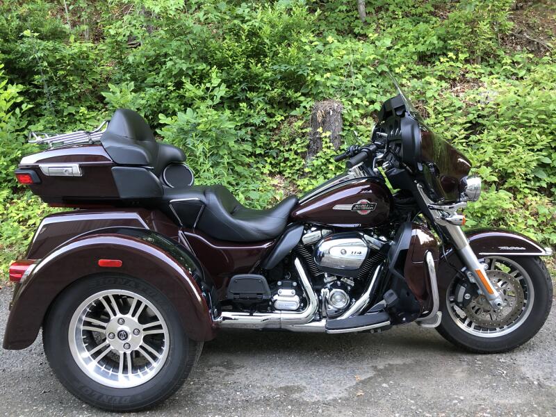 2022 Harley-Davidson® Tri Glide® Ultra Midnight Crimson/Vivid Black