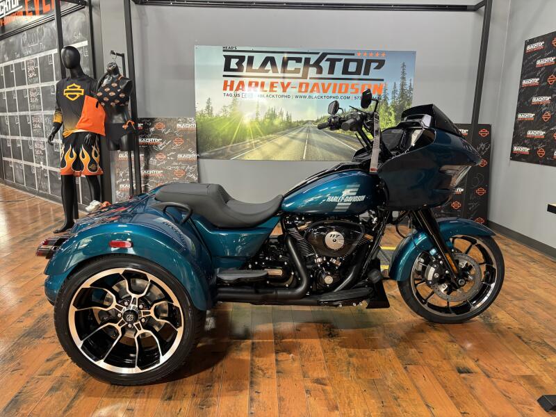 2026 Harley-Davidson® Road Glide 3 TEAL THUNDER