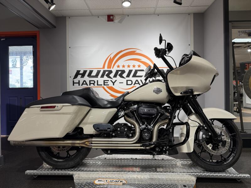 FLTRXS 2022 Road Glide® Special