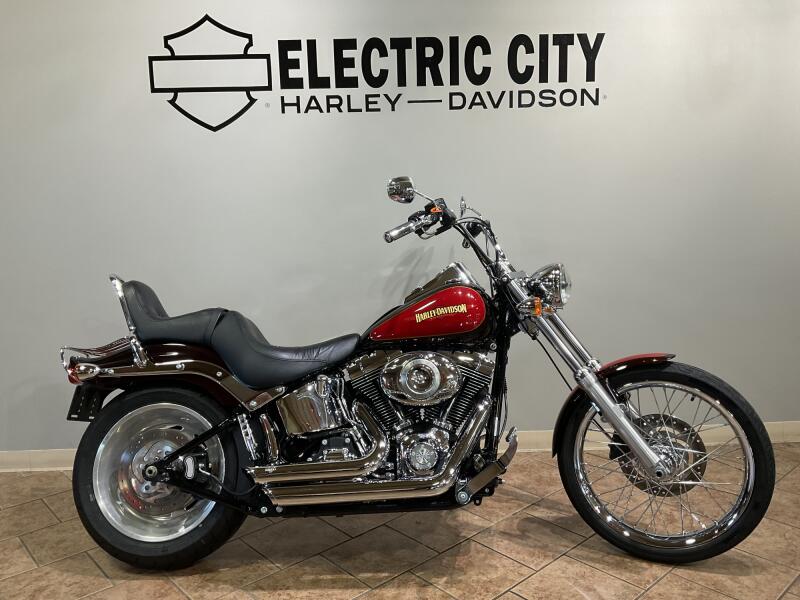 2010 Harley-Davidson® FXSTC Softail® Custom Merlot Sunglo/Cherry Red Sunglo
