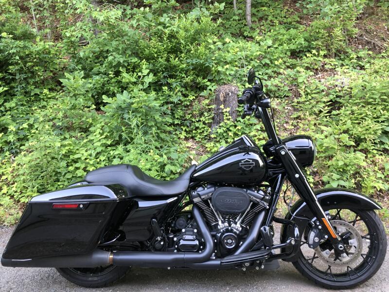 2024 Harley-Davidson® Road King® Special Vivid Black
