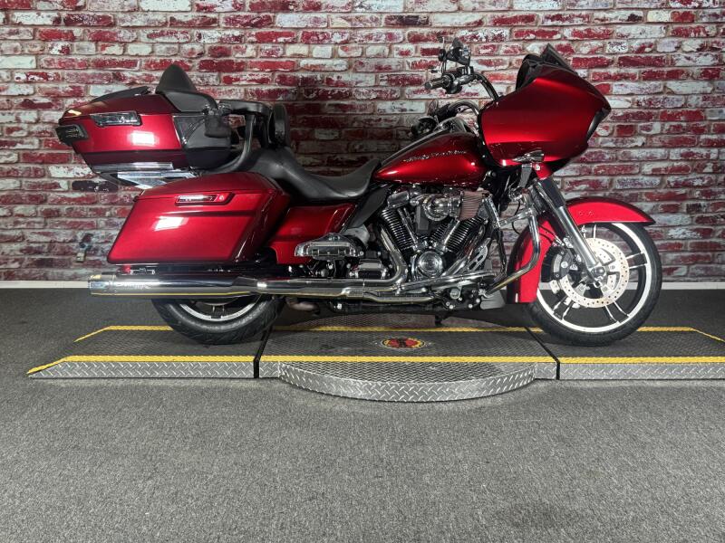 FLTRXS 2017 Road Glide® Special