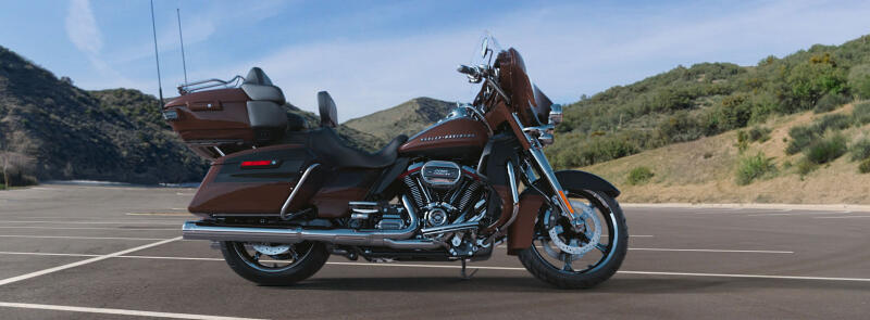 2019 Harley-Davidson® CVO™ Limited FLHTKSE AUBURN/BLK HOL W/PINSTRIPE
