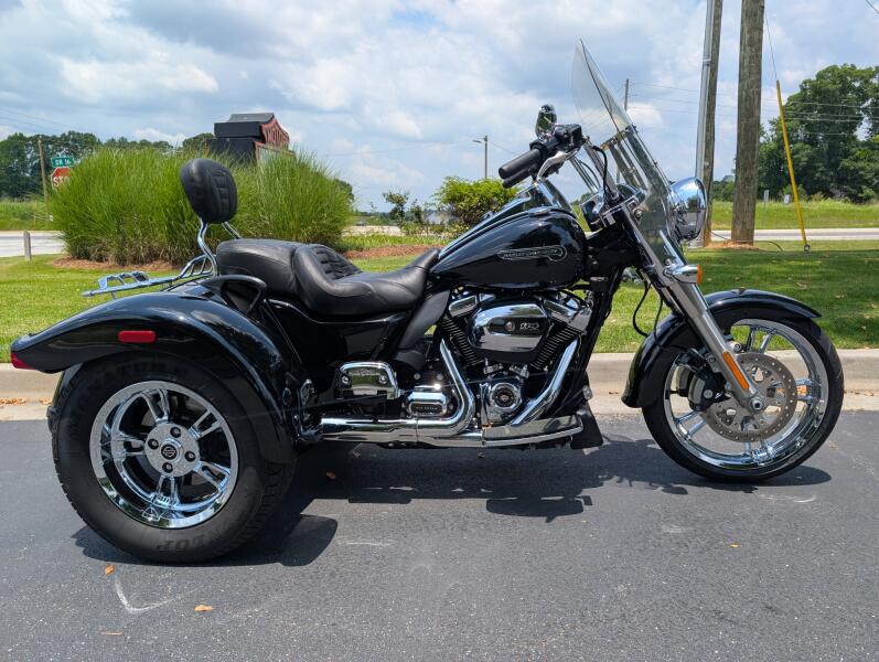 2019 Harley-Davidson® Freewheeler® Vivid Black