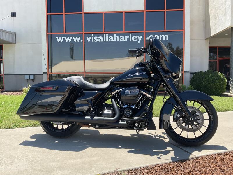 FLHXS 2018 Street Glide® Special