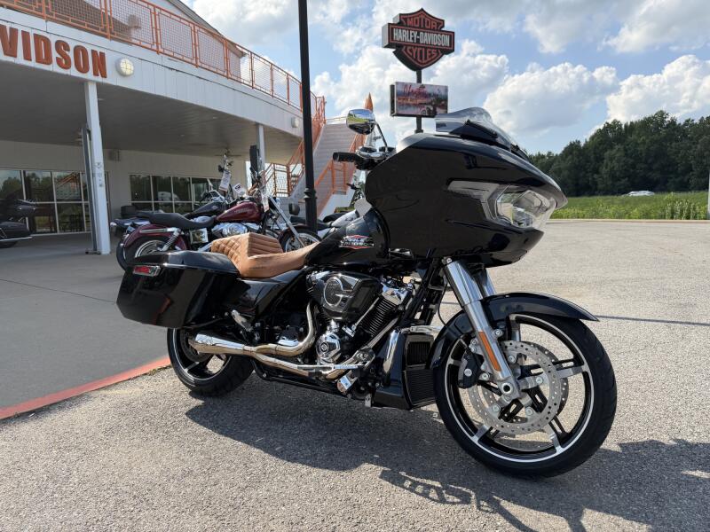 2024 Harley-Davidson® Road Glide® Vivid Black