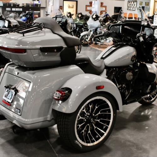 2026 Harley-Davidson Street Glide 3 Limited thumb 2
