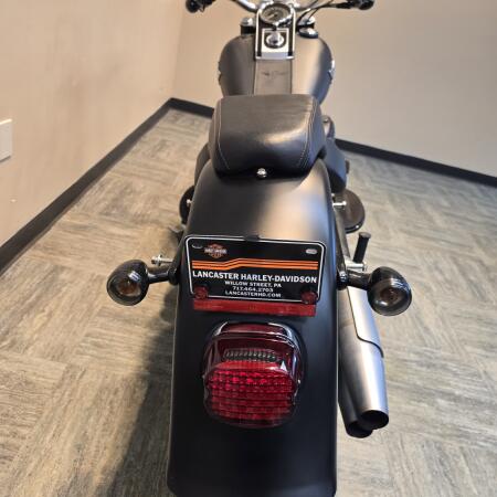 2010 Harley-Davidson® Fat Boy Lo FLSTFB thumb 2