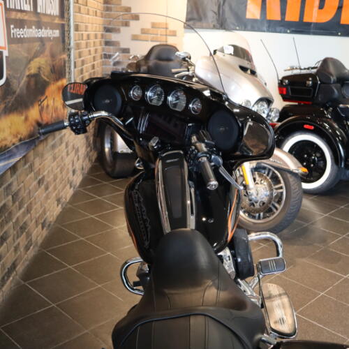 2022 Street Glide® Special (FLHXS) thumb 2