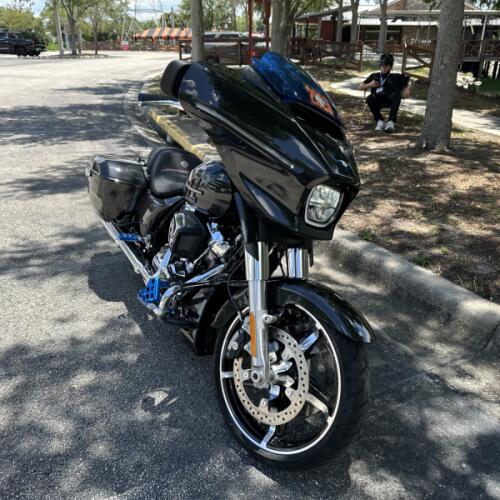 2026 Harley-Davidson® Street Glide® thumb 3