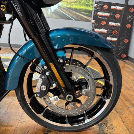 2026 Harley-Davidson® Road Glide 3 TEAL THUNDER thumb 1