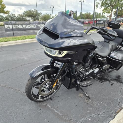 FLTRX 2024 Road Glide® thumb 1