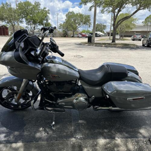 2025 Harley-Davidson® Road Glide™ thumb 0