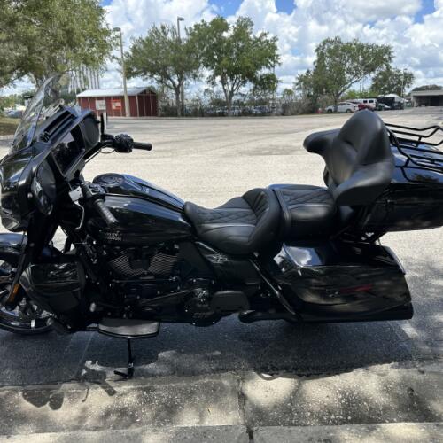 2025 Harley-Davidson® Street Glide® Ultra Vivid Black thumb 0