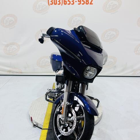 2026 Street Glide® FLHX thumb 2