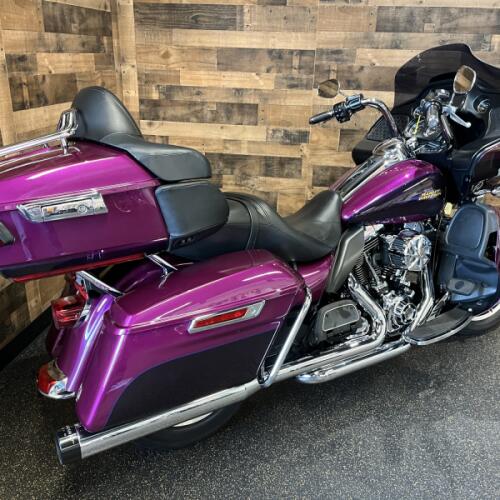 2016 Harley-Davidson® Road Glide® Ultra Purple Fire/Blackberry Smoke FLTRU thumb 2