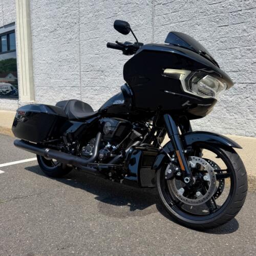 2025 FLTRX Road Glide™ thumb 2