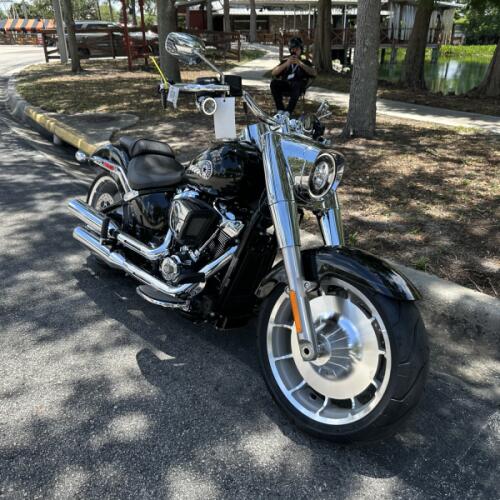 2026 Harley-Davidson® Fat Boy® Vivid Black Chrome Trim thumb 3