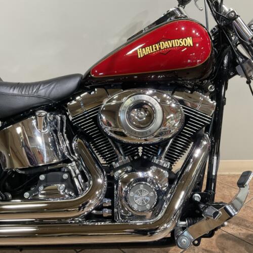 2010 Harley-Davidson® FXSTC Softail® Custom Merlot Sunglo/Cherry Red Sunglo thumb 3