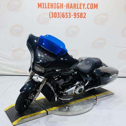 2026 Street Glide® FLHX thumb 0