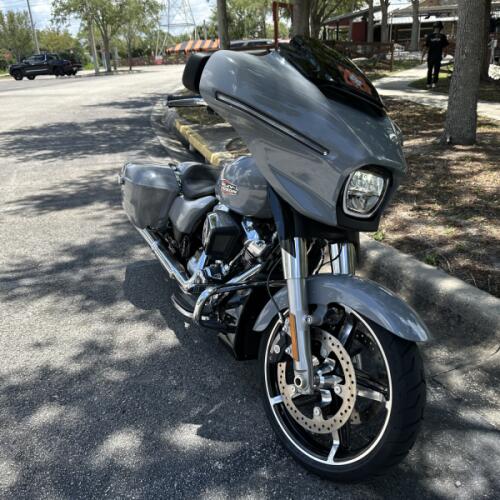 2026 Harley-Davidson® Street Glide® thumb 3