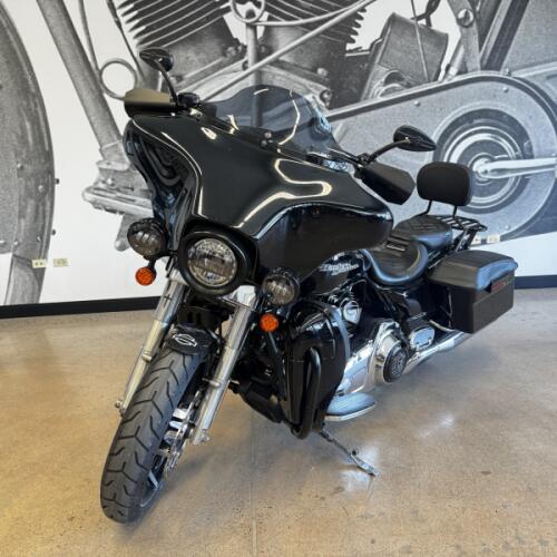 2012 Street Glide® FLHX  thumb 2