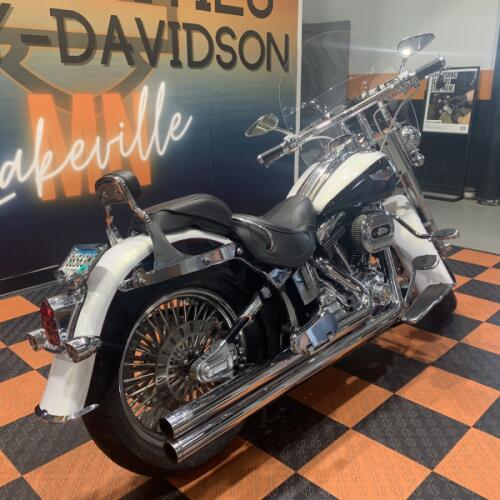 2007 Harley-Davidson Softail Deluxe FLSTN thumb 3