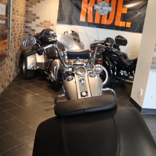 2007 Road King® Classic (FLHRC) thumb 2