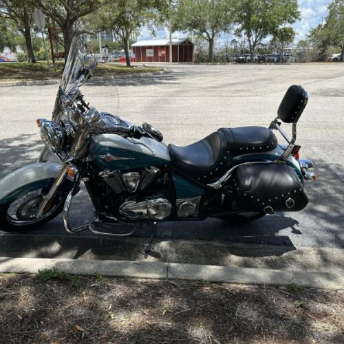 2022 Kawasaki Vulcan® 900 Classic LT Pearl Robotic White/Pearl Nightshade Teal thumb 0