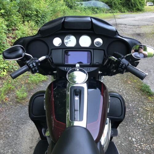 2022 Harley-Davidson® Tri Glide® Ultra Midnight Crimson/Vivid Black thumb 0